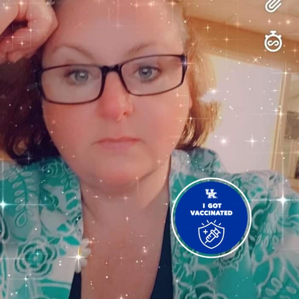 Meet your Posher, Lara